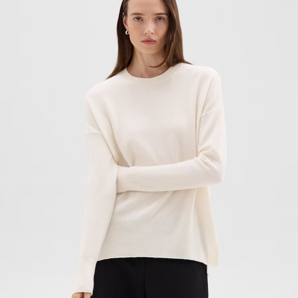 Theory Karenia Cashmere Sweater in Ivory